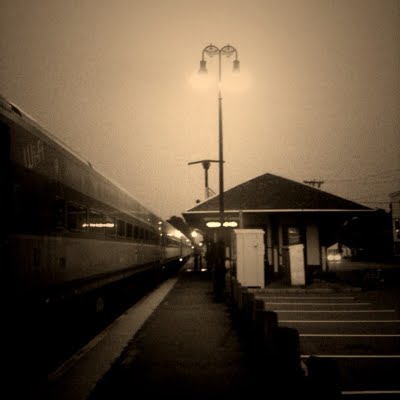 火车开过小镇的车站